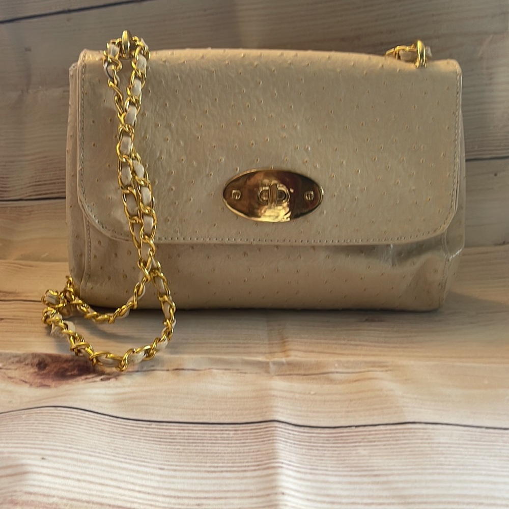 Beautiful “Urban Expressions” purse
